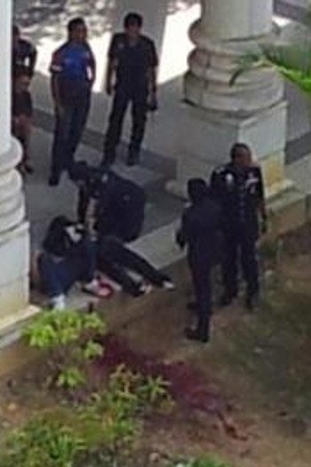 Kết quả điều tra ban đầu cho biết, hai kẻ tấn công chỉ mới quen biết nhau 1 khoảng một tuần. Kết quả điều tra ban đầu cho biết, hai kẻ tấn công chỉ mới quen biết nhau 1 khoảng một tuần.