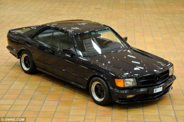 Chiếc Mercedes 500 SEC AMG đời 1983 sẽ được bán với giá khoảng 12.000 bảng Anh. Chiếc Mercedes 500 SEC AMG đời 1983 sẽ được bán với giá khoảng 12.000 bảng Anh.