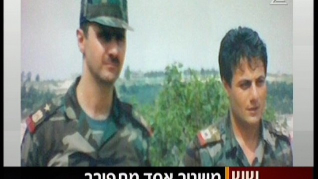 Manaf Tlass (bên phải)