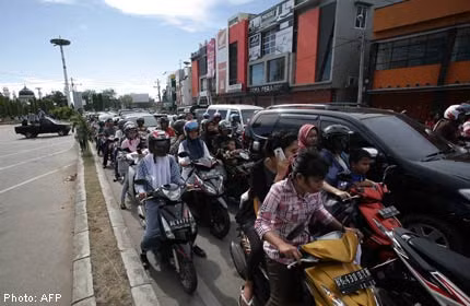 Giao thông tắc nghẽn trong nhiều giờ