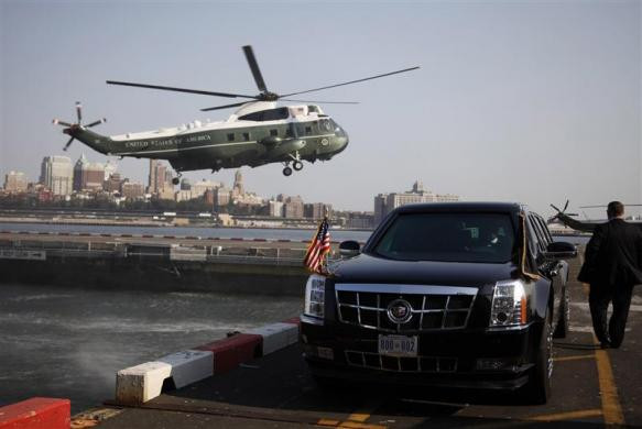 Tổng thống Mỹ Barack Obama lên chiếc trực thăng Marine One ở New York ngày 22 tháng 9 năm 2010 Tổng thống Mỹ Barack Obama lên chiếc trực thăng Marine One ở New York ngày 22 tháng 9 năm 2010