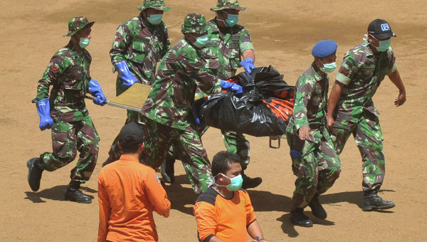 Động cơ SSJ-100 được chuyển tới Jakarta. Động cơ SSJ-100 được chuyển tới Jakarta.