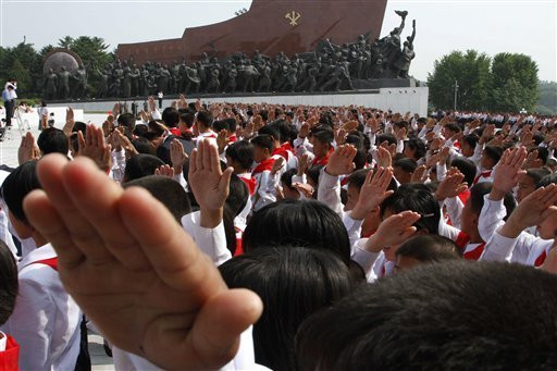 Trẻ em Triều Tiên tới Bình Nhưỡng tham gia lễ kỷ niệm 60 năm ngày thành lập Hội Thiếu nhi Triều Tiên hôm 3/6. Trẻ em Triều Tiên tới Bình Nhưỡng tham gia lễ kỷ niệm 60 năm ngày thành lập Hội Thiếu nhi Triều Tiên hôm 3/6.