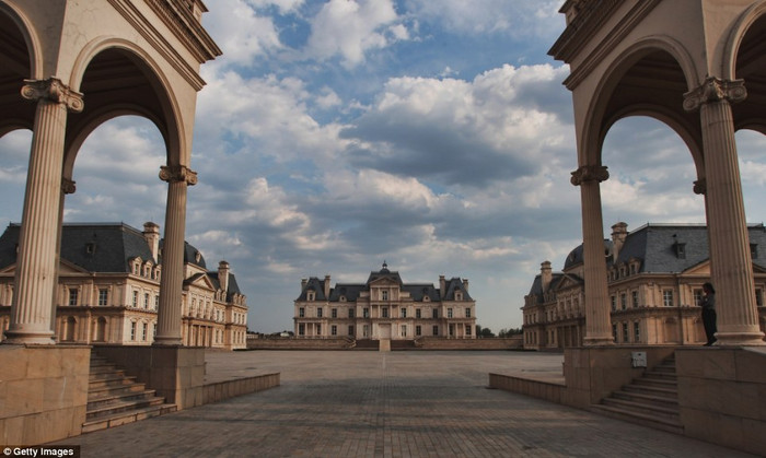 Lối vào khách sạn bản sao khá ấn tượng