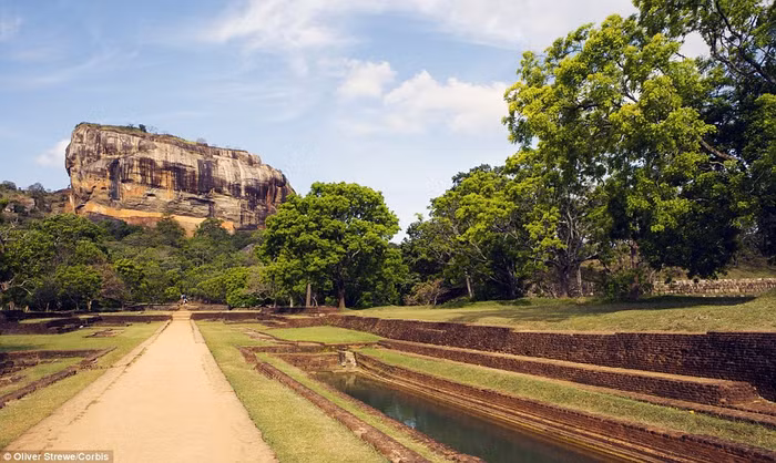 Khu vườn bên trong tu viện Sigiriya. Đây là một trong 8 di sản thế giới của đất nước Sri Lanka.