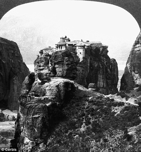 Tu viện St Barlaam thuộc khu phức hợp Meteora ở Hy Lạp. Tu viện St Barlaam thuộc khu phức hợp Meteora ở Hy Lạp.