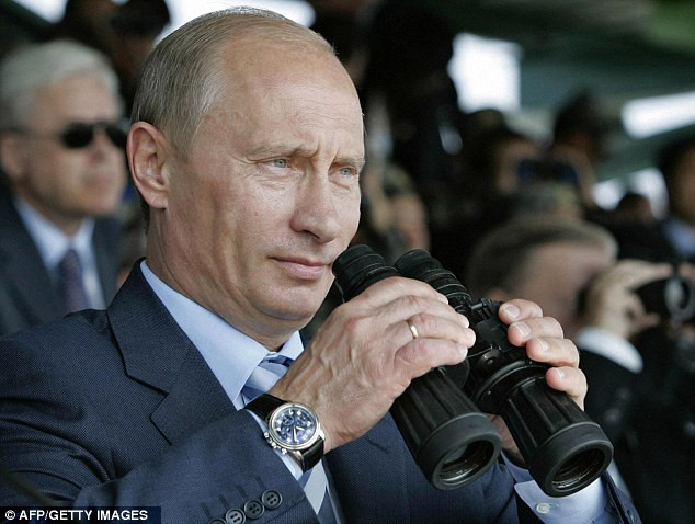 Tổng thống Putin đeo chiếc Flyback trị giá 10.000 USD trong năm 2007. Tổng thống Putin đeo chiếc Flyback trị giá 10.000 USD trong năm 2007.