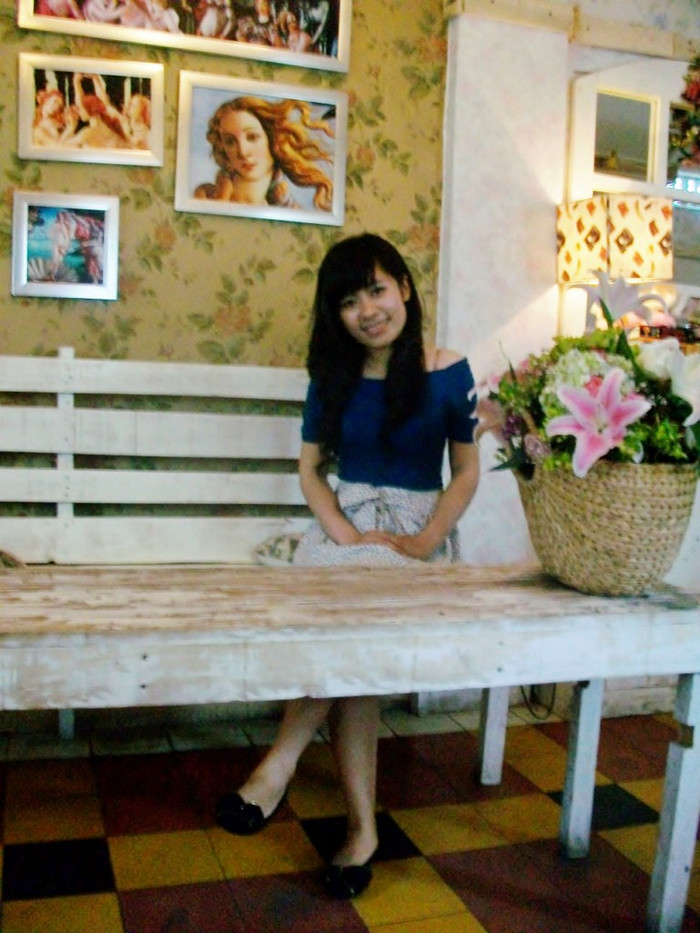 Mình không có một thân hình lý tưởng, một gương mặt khả ái nhưng tự tin với những gì mình đang có... Một ngôi trường năng động, một gia đình thân thương, bạn bè dễ mến cùng công tác Đoàn Hôi, các chương trình event.... Mình không có một thân hình lý tưởng, một gương mặt khả ái nhưng tự tin với những gì mình đang có... Một ngôi trường năng động, một gia đình thân thương, bạn bè dễ mến cùng công tác Đoàn Hôi, các chương trình event....