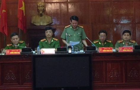 Công an Hà Nội tổ chức họp báo vụ "người đàn ông chết bất thường sau khi bị Công an giữ" (ảnh. Báo Tuổi trẻ) Công an Hà Nội tổ chức họp báo vụ "người đàn ông chết bất thường sau khi bị Công an giữ" (ảnh. Báo Tuổi trẻ)