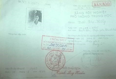 Kết quả xác minh ban đầu cho thấy, tấm bằng tốt nghiệp THPT mà cô Trần Thị Hằng đang sử dụng là bằng giả (ảnh Đức Thiện) Kết quả xác minh ban đầu cho thấy, tấm bằng tốt nghiệp THPT mà cô Trần Thị Hằng đang sử dụng là bằng giả (ảnh Đức Thiện)