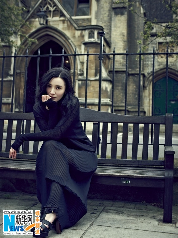 Tiểu Tống Giai tên thật là Tống Giai , nhưng cùng tên với diễn viên Tống Giai (sinh năm 1962) , do tuổi nhỏ hơn nên được gọi là Tiểu Tống Giai. Tiểu Tống Giai tên thật là Tống Giai , nhưng cùng tên với diễn viên Tống Giai (sinh năm 1962) , do tuổi nhỏ hơn nên được gọi là Tiểu Tống Giai.