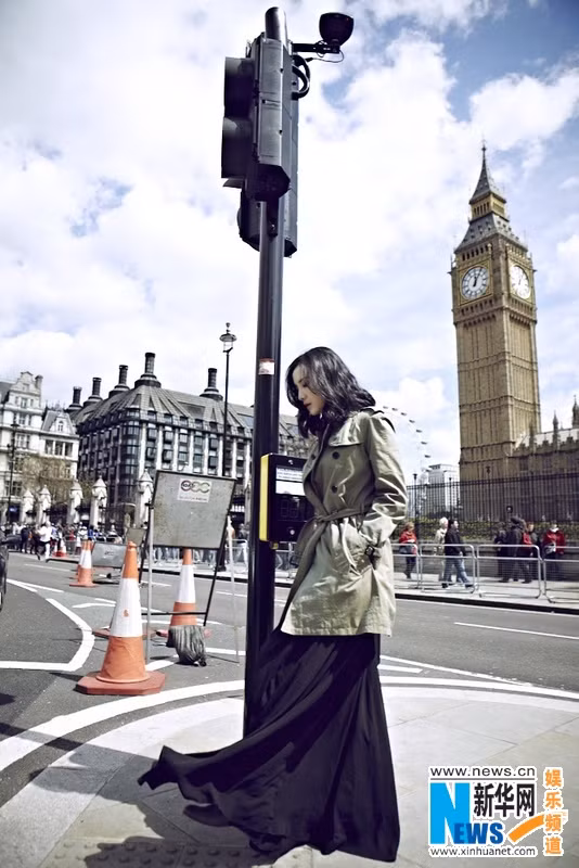 Hiện nay Tiểu Tống Giai là người đẹp liên tục là gương mặt trang bìa của nhiều tạp chí.