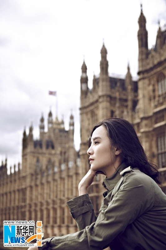 Cô sinh năm 1980, là một diễn viên kiêm ca sĩ. Cô sinh năm 1980, là một diễn viên kiêm ca sĩ.