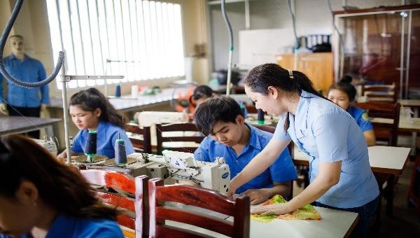 Sinh viên Trường Cao đẳng Đồng Khởi trong giờ thực hành. (Ảnh: NTCC). Sinh viên Trường Cao đẳng Đồng Khởi trong giờ thực hành. (Ảnh: NTCC).