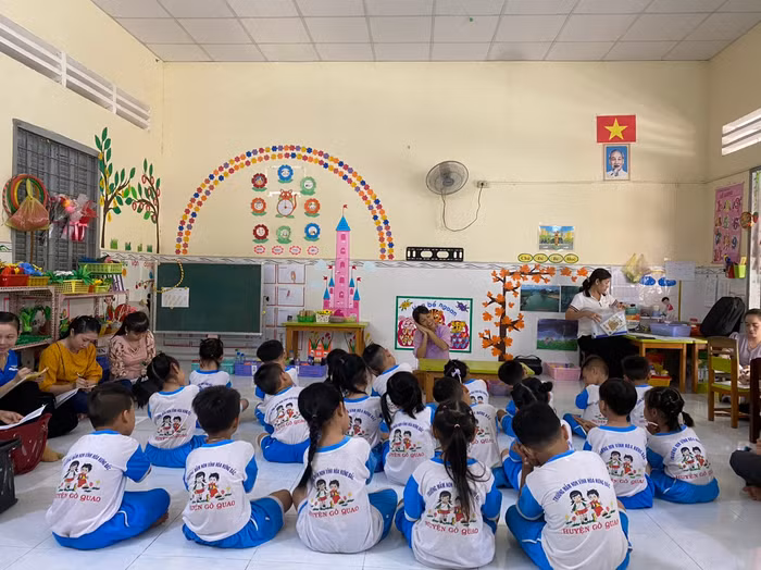 Tiết thao giảng của cô và trò Trường mầm non Vĩnh Hòa Hưng Bắc, huyện Gò Quao, tỉnh Kiên Giang. (Ảnh: website nhà trường). Tiết thao giảng của cô và trò Trường mầm non Vĩnh Hòa Hưng Bắc, huyện Gò Quao, tỉnh Kiên Giang. (Ảnh: website nhà trường).