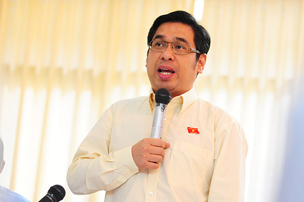 Đại biểu Nguyễn Phước Lộc yêu cầu người trả lời chất vấn phải gửi báo cáo ở từng kỳ họp để đại biểu giám sát liên tục, toàn diện. ảnh: LDO.