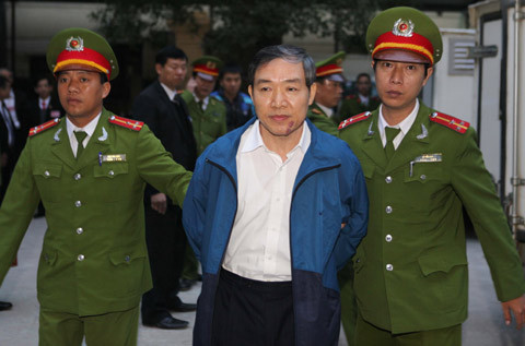 Nhiều vụ tham ô, tham nhũng, đang để lại nhiều hậu quả xấu cho nền kinh tế. ảnh: vietnamplus. Nhiều vụ tham ô, tham nhũng, đang để lại nhiều hậu quả xấu cho nền kinh tế. ảnh: vietnamplus.