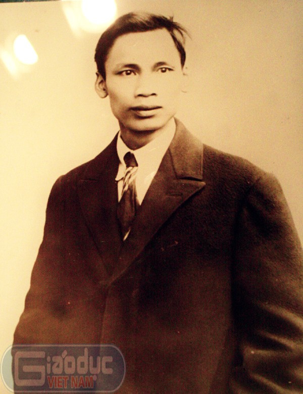 Nguyễn Ái Quốc đã có nhiều năm tháng bôn ba khổ cực nơi xứ người để tìm tự do cho dân tộc Việt Nam.