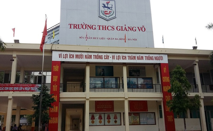 Trường THCS Giảng Võ là ngôi trường nổi tiếng nhiều năm liên tục đào tạo được các thế hệ học sinh giỏi. ảnh: Ngọc Quang.