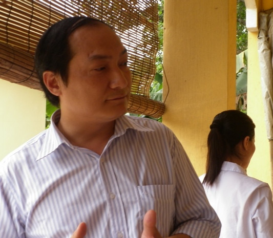 "Ép" bệnh nhân ăn thịt sống, lãnh đạo Trung tâm Da liễu Hà Đông bị tạm đình chỉ công tác "Ép" bệnh nhân ăn thịt sống, lãnh đạo Trung tâm Da liễu Hà Đông bị tạm đình chỉ công tác