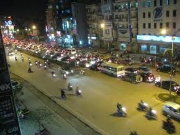 Ngày 23/7/2011, Công an quận Đống Đa, Hà Nội đã bắt giữ 3 “teen” nữ dùng bình xịt hơi cay cướp giật tài sản trên đường Xã Đàn, Hà Nội vào chiều tối ngày 22/7. Ba “teen” nữ kể trên là Nguyễn An Thư (SN 1995, trú tại 273 phố Kim Ngưu), Nguyễn Hải Yến (SN 1996, trú tại phường Ngô Thị Nhậm, quận Hai Bà Trưng, Hà Nội) và Phạm Lan Anh (SN 1995, ở ngõ Giếng Mứt, quận Hai Bà Trưng, Hà Nội) Ngày 23/7/2011, Công an quận Đống Đa, Hà Nội đã bắt giữ 3 “teen” nữ dùng bình xịt hơi cay cướp giật tài sản trên đường Xã Đàn, Hà Nội vào chiều tối ngày 22/7. Ba “teen” nữ kể trên là Nguyễn An Thư (SN 1995, trú tại 273 phố Kim Ngưu), Nguyễn Hải Yến (SN 1996, trú tại phường Ngô Thị Nhậm, quận Hai Bà Trưng, Hà Nội) và Phạm Lan Anh (SN 1995, ở ngõ Giếng Mứt, quận Hai Bà Trưng, Hà Nội)