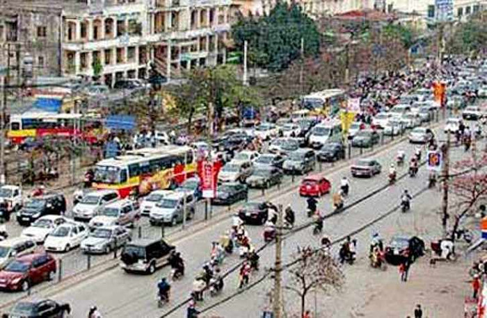 Ngày 27/7/2010, khi tổ tuần tra kiểm soát CSCĐ đang làm nhiệm vụ trên đường Giải Phóng, phát hiện hai đối tượng đi trên xe Wave không mang biển kiểm soát bị quần chúng đuổi theo hô cướp. Tổ công tác triển khai đội hình truy bắt, đến đường Lê Thanh Nghị-Giải Phóng, hai anh Trần Anh Nam và Bùi Thanh Liêm đã quật ngã hai tên cướp thu giữ tang vật tại chỗ Ngày 27/7/2010, khi tổ tuần tra kiểm soát CSCĐ đang làm nhiệm vụ trên đường Giải Phóng, phát hiện hai đối tượng đi trên xe Wave không mang biển kiểm soát bị quần chúng đuổi theo hô cướp. Tổ công tác triển khai đội hình truy bắt, đến đường Lê Thanh Nghị-Giải Phóng, hai anh Trần Anh Nam và Bùi Thanh Liêm đã quật ngã hai tên cướp thu giữ tang vật tại chỗ