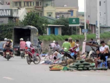 Khoảng 4 giờ 15, chị Hà Thị Vân, 40 tuổi, ở ngõ Đại Đông, phường Thanh Trì đi tập thể dục trên đê Nguyễn Khoái đã bị cướp giật túi xách trong có một triệu đồng cùng một số giấy tờ khác Khoảng 4 giờ 15, chị Hà Thị Vân, 40 tuổi, ở ngõ Đại Đông, phường Thanh Trì đi tập thể dục trên đê Nguyễn Khoái đã bị cướp giật túi xách trong có một triệu đồng cùng một số giấy tờ khác