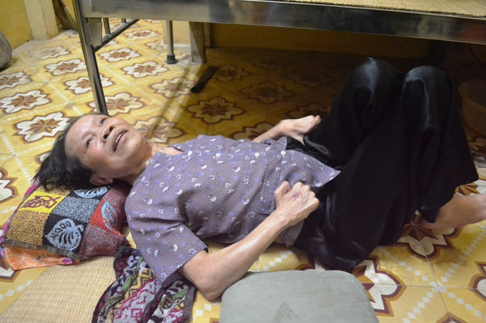 Những người phản ánh sự việc các bệnh nhân bị "ép" ăn thịt sống bị yêu cầu viết bản kiểm điếm Những người phản ánh sự việc các bệnh nhân bị "ép" ăn thịt sống bị yêu cầu viết bản kiểm điếm