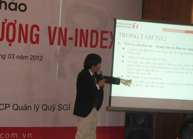 Sau "sự cố" thầy Dương vẫn được nhiều các đơn vị mời đến giảng dạy Sau "sự cố" thầy Dương vẫn được nhiều các đơn vị mời đến giảng dạy