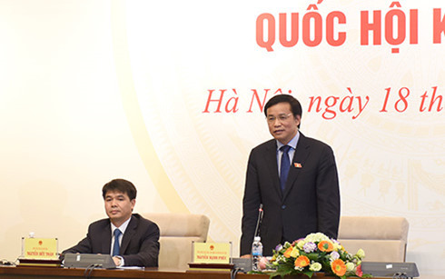 Ông Nguyễn Hạnh Phúc (đứng) cho biết, hiện tại Trung ương chưa có tờ trình về nhân sự cấp cao gửi Quốc hội. ảnh: Ngọc Thành. Ông Nguyễn Hạnh Phúc (đứng) cho biết, hiện tại Trung ương chưa có tờ trình về nhân sự cấp cao gửi Quốc hội. ảnh: Ngọc Thành.