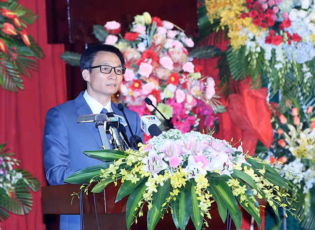 Phó Thủ tướng Vũ Đức Đam: Phát triển giáo dục Đại học cần theo đúng xu thế quốc tế, không thể “vin” vào đặc thù để đi ngược, làm khác những gì đã có tính phổ quát trên thế giới.