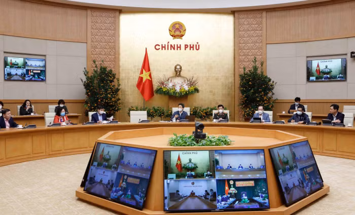 Phó Thủ tướng Vũ Đức Đam: Chúng ta phải tiếp tục chạy đua với thời gian, từng giờ, từng phút, quyết tâm để người dân kể cả trong vùng dịch và ngoài vùng dịch có một cái Tết an toàn. ảnh: VGP.