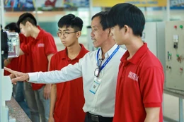 Điểm chuẩn ngành Kỹ thuật điều khiển và tự động hóa phân hóa mạnh, trường top lấy trên 28 điểm