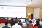 Giáo sư Nguyễn Quý Thanh - Hiệu trưởng Trường Đại học Giáo dục trình bày tham luận tại hội nghị.