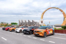 Lên đời xe điện, chủ xe VinFast VF 9 xuýt xoa: “Biết xe xịn thế này đã sớm mua vài chiếc”