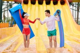 Mọi lứa tuổi đều chọn Sun World làm nơi giải nhiệt cho hè này - ảnh: Sun Group