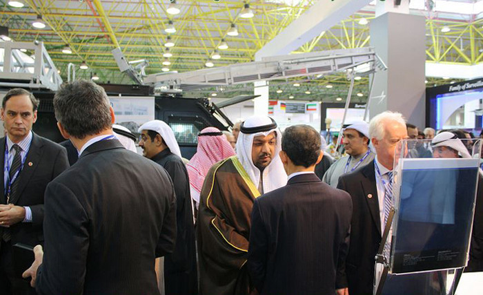 Các quan chức khách mời các nước vùng Vịnh tham gia tại triển lãm