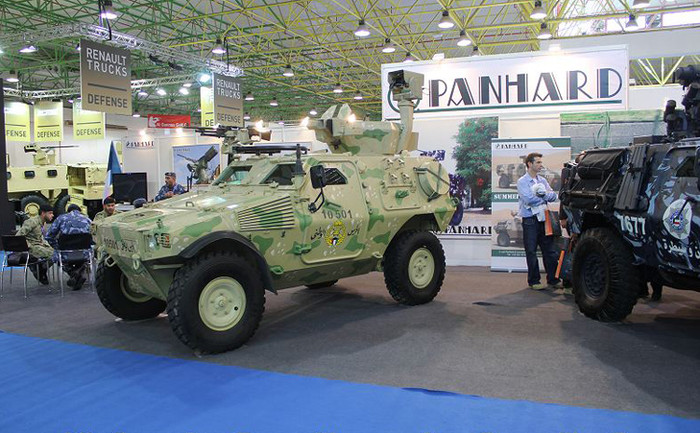 Xe thiếp giáp VBL của hãng Panhard, Pháp