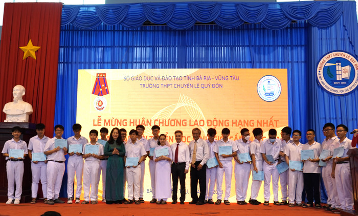 Đội tuyển Học sinh giỏi Quốc gia năm học 2022-2023 Trường Trung học phổ thông Chuyên Lê Quý Đôn