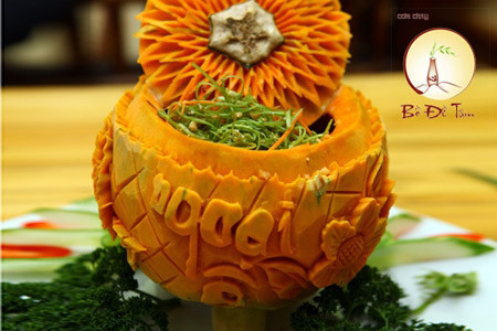 Đến đây, thực khách có thể thưởng thức Buffet chay Bồ Đề Tâm với thực đơn phong phú theo nhiều chủ đề mỗi tuần. Thực phẩm chay tại đây không chất bảo quản, không thực phẩm và hương liệu công nghiệp. Các món chay đều được làm từ những loại nấm, rau củ quả sạch, tươi và không hóa chất. Tất cả được rửa bằng máy sục ozone và nấu bằng nguồn nước tinh khiết. Đến đây, thực khách có thể thưởng thức Buffet chay Bồ Đề Tâm với thực đơn phong phú theo nhiều chủ đề mỗi tuần. Thực phẩm chay tại đây không chất bảo quản, không thực phẩm và hương liệu công nghiệp. Các món chay đều được làm từ những loại nấm, rau củ quả sạch, tươi và không hóa chất. Tất cả được rửa bằng máy sục ozone và nấu bằng nguồn nước tinh khiết.