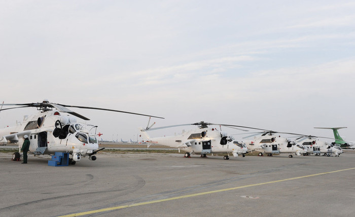 Bốn trực thăng tấn công Mi-35M vừa được bàn giao cho Azerbaijan Bốn trực thăng tấn công Mi-35M vừa được bàn giao cho Azerbaijan
