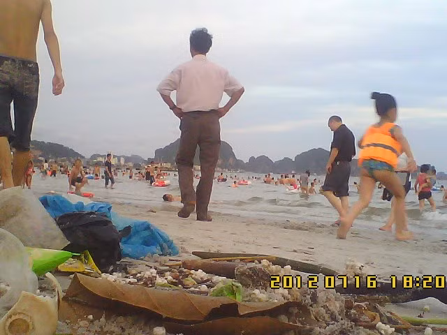 "Tụ hội" chất đống... "Tụ hội" chất đống...