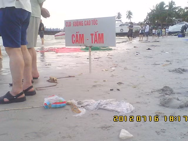 Đâu đâu cũng bắt gặp rác thải... Đâu đâu cũng bắt gặp rác thải...