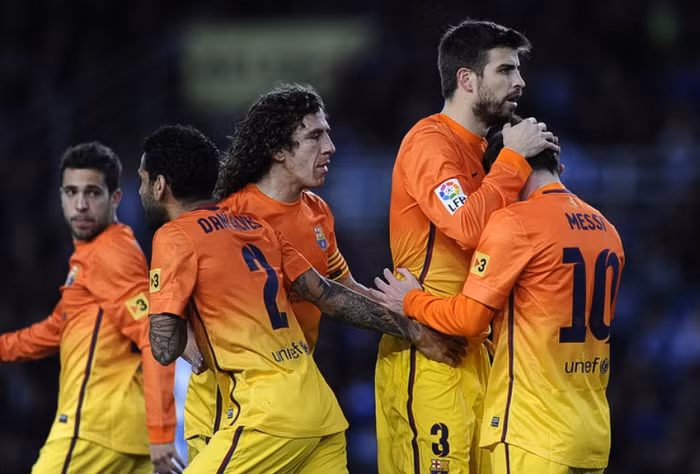 Tôi đã phải xem lại trận đấu này để nhìn ra những gì Sociedad đã làm để chiến thắng, và những sai lầm mà Barcelona đã mắc để dẫn tới thất bại. Có thể Gerard Pique bị thẻ đỏ là một điều không may cho Barca, nhưng Sociedad đã cho thấy họ có thể chiến thắng hay ít nhất cầm hòa ngay từ trước khi hết hiệp 1.