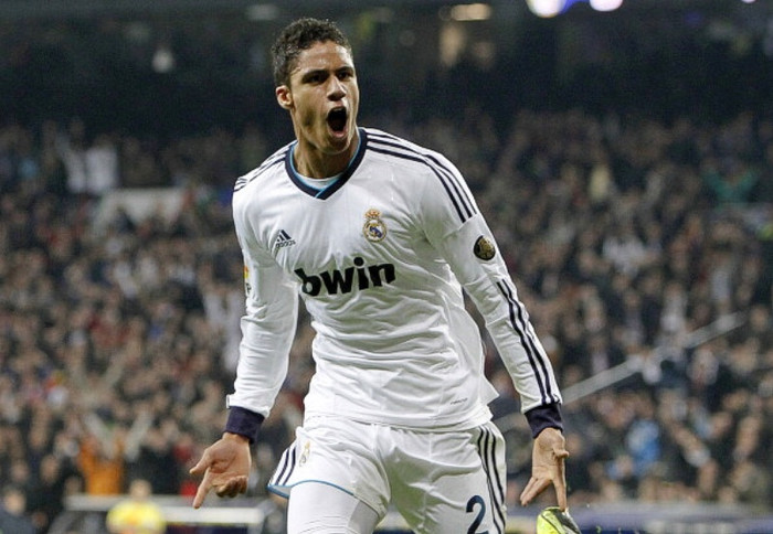 1. Raphael Varane, ngôi sao mới: Chỉ 3 tình huống cản phá bóng đúng lúc cùng 1 bàn thắng là đủ để Varane chứng tỏ mình là một cầu thủ có năng lực đáng nể. Anh chạy về rất nhanh để cứu Real khỏi bàn thua phút 23 và sau đó là những pha cản phá xuất thần ở phút 56 và 79, đánh bại cả Fabregas và Messi. Còn bàn thắng? Đó chính là điểm nhấn lớn nhất của trận đấu này. 1. Raphael Varane, ngôi sao mới: Chỉ 3 tình huống cản phá bóng đúng lúc cùng 1 bàn thắng là đủ để Varane chứng tỏ mình là một cầu thủ có năng lực đáng nể. Anh chạy về rất nhanh để cứu Real khỏi bàn thua phút 23 và sau đó là những pha cản phá xuất thần ở phút 56 và 79, đánh bại cả Fabregas và Messi. Còn bàn thắng? Đó chính là điểm nhấn lớn nhất của trận đấu này.