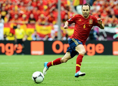Nhưng về mặt con số, Iniesta thậm chí còn chưa xứng đáng với danh hiệu MVP ở EURO 2012. Nhưng về mặt con số, Iniesta thậm chí còn chưa xứng đáng với danh hiệu MVP ở EURO 2012.