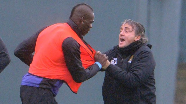 3. Gây sự với thầy Roberto Mancini.