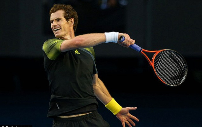 Ở set 1, Murray khởi đầu rất nhanh và giành được break point ngay ở ván đấu thứ 4, dẫn trước 3-1. Nỗ lực bám đuổi của Federer bất thành và Murray thắng set 1, 6-4.