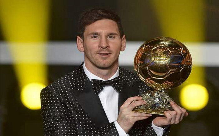 Với 91 bàn trong năm 2012, một Copa del Rey và phá nhiều kỷ lục khác, Lionel Messi đã được bầu chọn là Quả bóng Vàng 2012 tại Gala được FIFA tổ chức tại Zurich, Thụy Sĩ. Messi trở thành cầu thủ đầu tiên trong lịch sử giành Quả bóng Vàng 4 lần liên tiếp. Với 91 bàn trong năm 2012, một Copa del Rey và phá nhiều kỷ lục khác, Lionel Messi đã được bầu chọn là Quả bóng Vàng 2012 tại Gala được FIFA tổ chức tại Zurich, Thụy Sĩ. Messi trở thành cầu thủ đầu tiên trong lịch sử giành Quả bóng Vàng 4 lần liên tiếp.