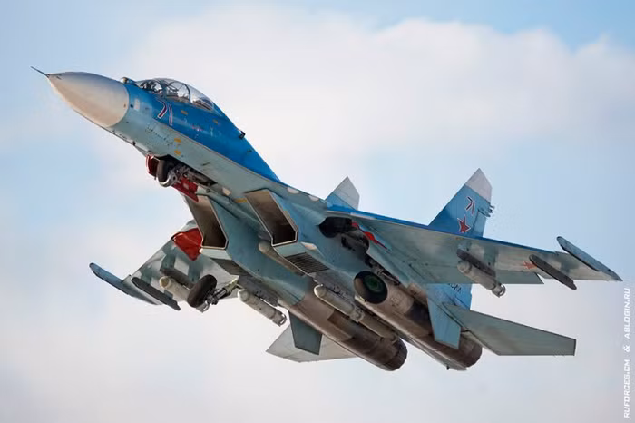 Su-27UB số hiệu 71